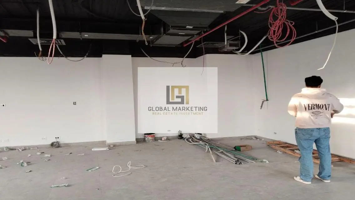 District 5 - Office for Rent, 1250 Sq. M.