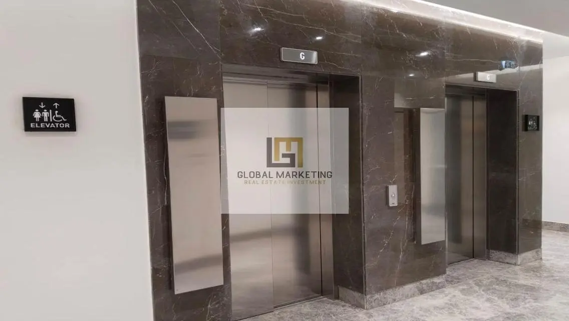 District 5 - Office for Rent, 1250 Sq. M.