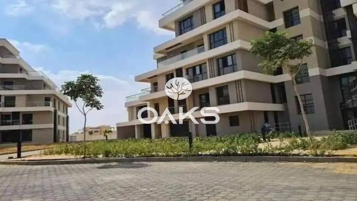فيلا فاخرة مع حديقة ومسبح خاص للبيع