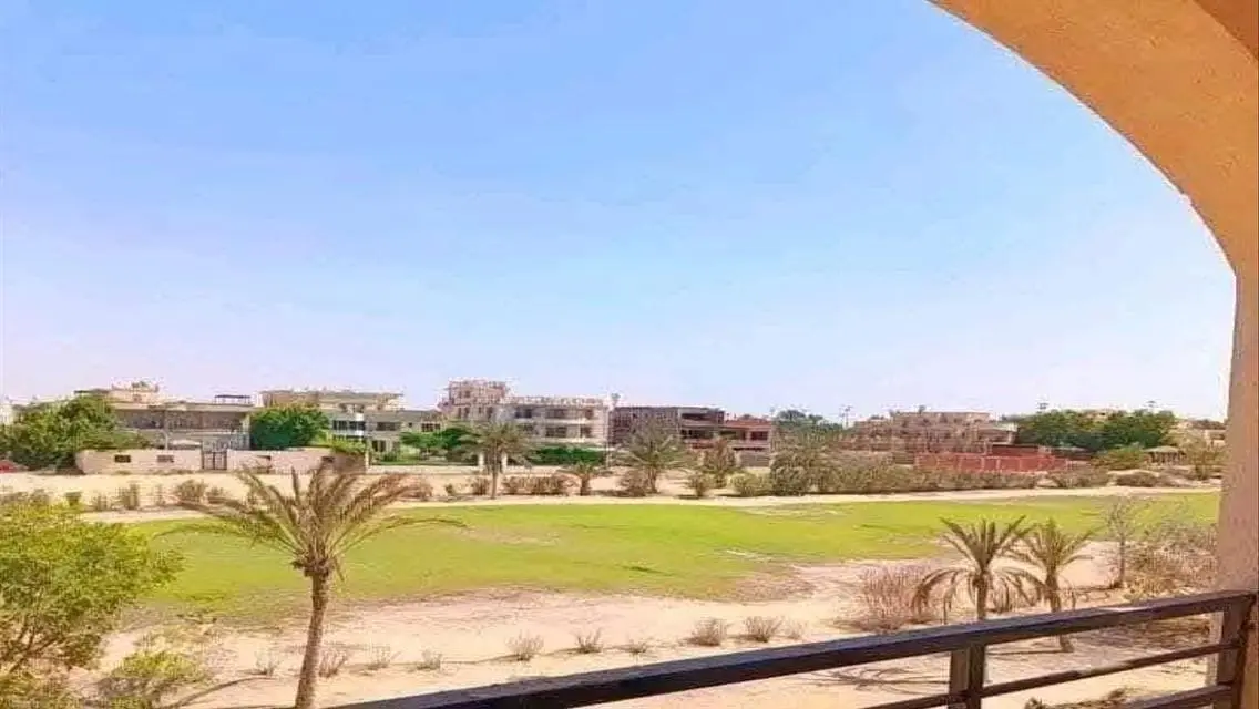 شقة فاخرة بمساحة مريحة مع شرفة