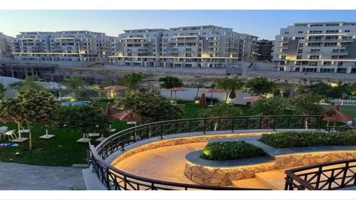 شقة فاخرة بمساحة 225 متر للبيع