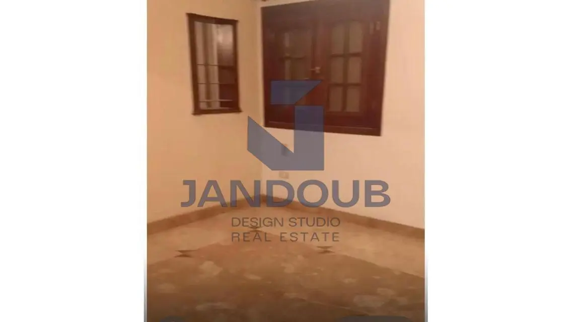 شقة مميزة مع شرفة وحارس أمن