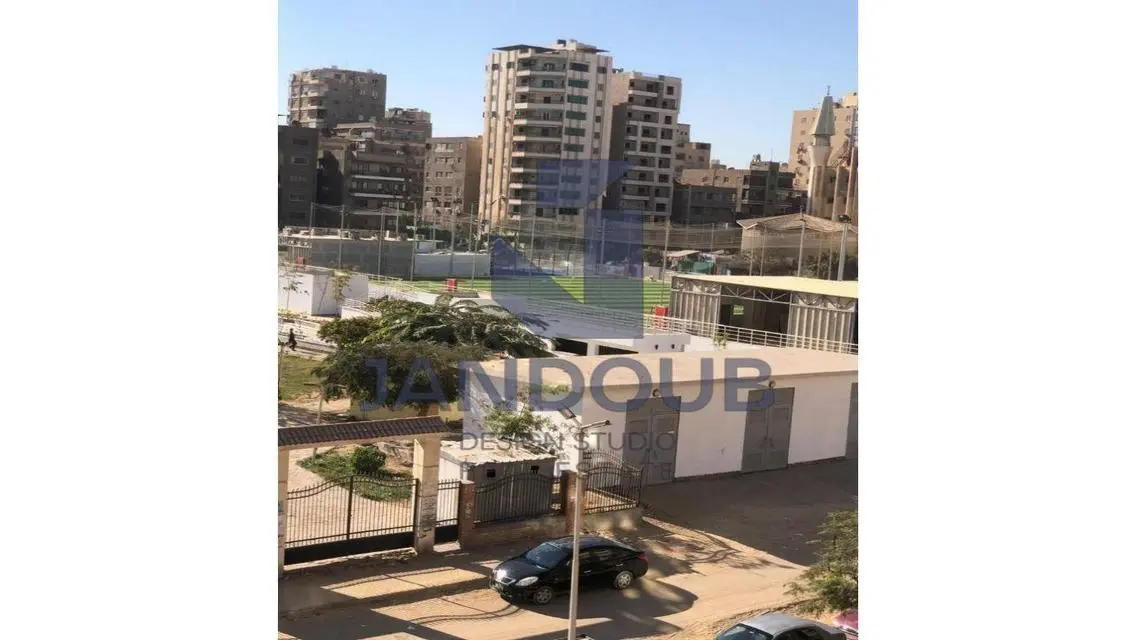شقة مميزة مع شرفة وحارس أمن