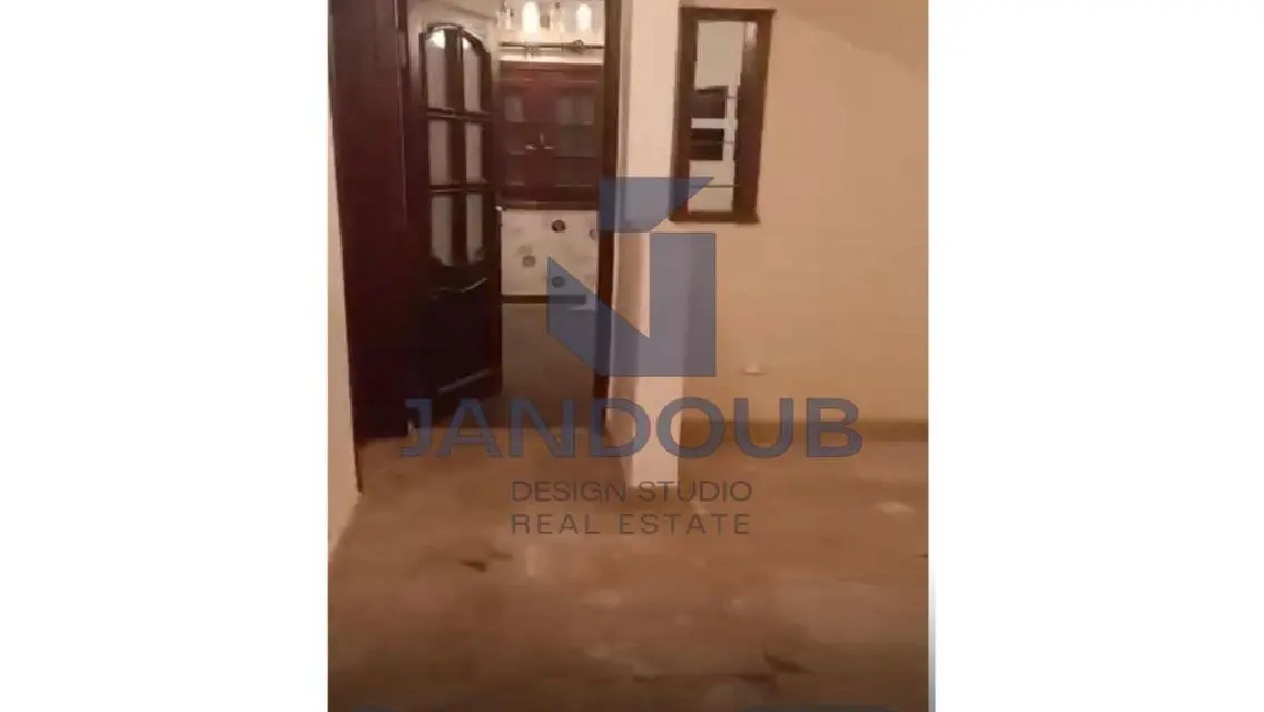 شقة مميزة مع شرفة وحارس أمن