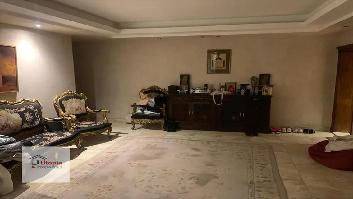 شقة فاخرة مع حديقة خاصة ومسبح