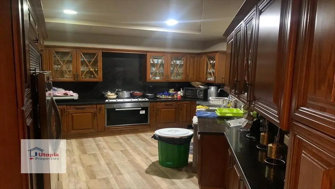 شقة فاخرة مع حديقة خاصة ومسبح