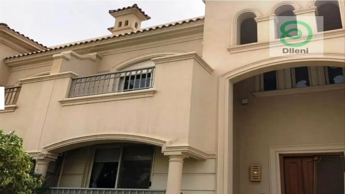 منزل فاخر بمساحات واسعة مع حديقة خاصة ومسبح