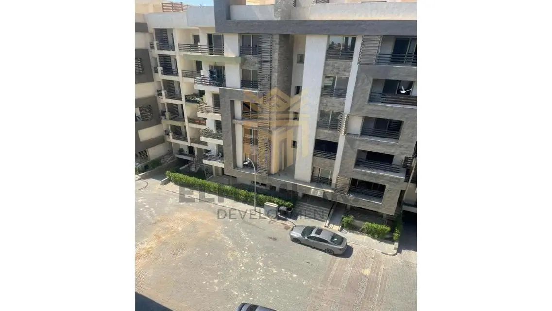 شقة فاخرة بمساحة واسعة في منطقة مميزة