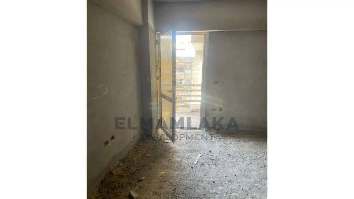 شقة فاخرة بمساحة واسعة في منطقة مميزة