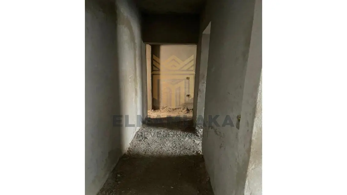 شقة فاخرة بمساحة واسعة في منطقة مميزة