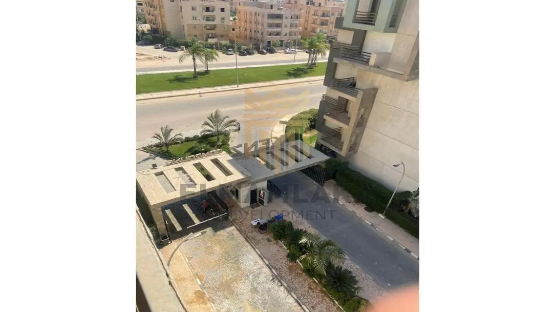 شقة فاخرة بمساحة واسعة في منطقة مميزة