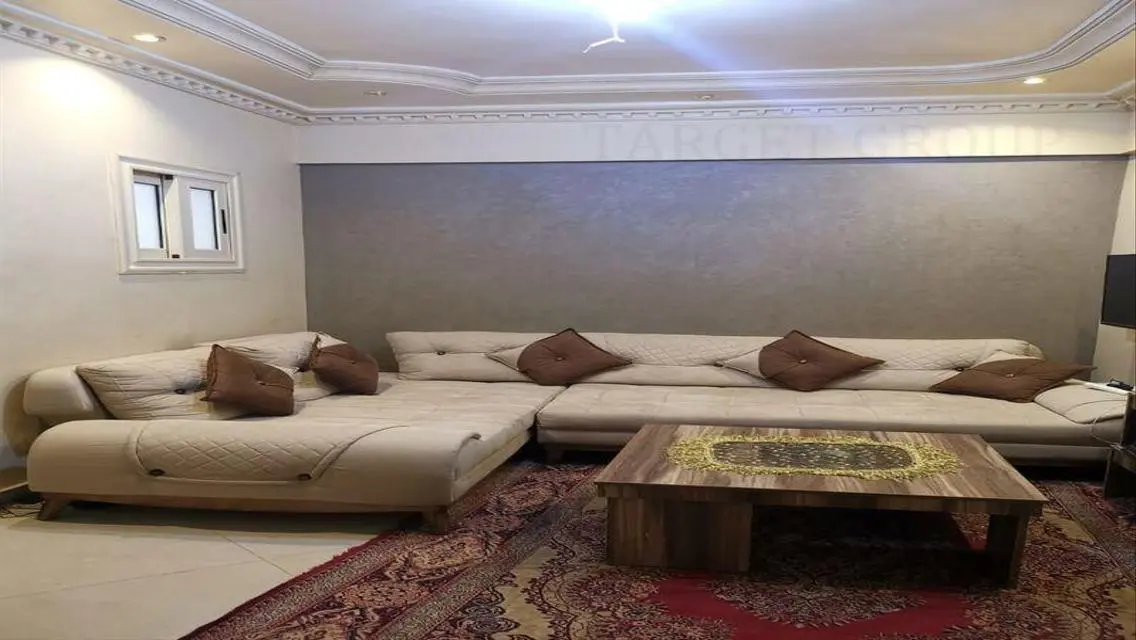 شقة فاخرة للإيجار في موقع متميز