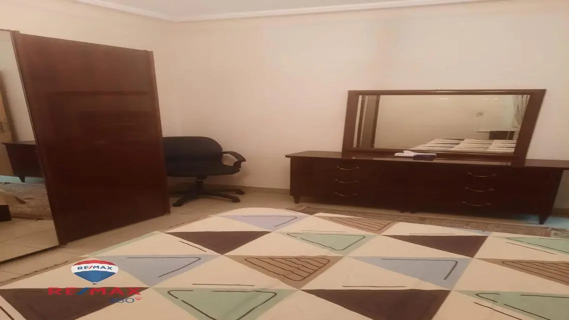 شقة فاخرة للبيع بمساحة 200 متر