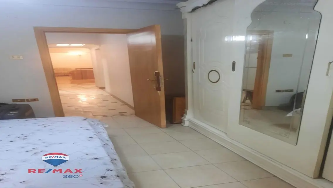 شقة فاخرة للبيع بمساحة 200 متر