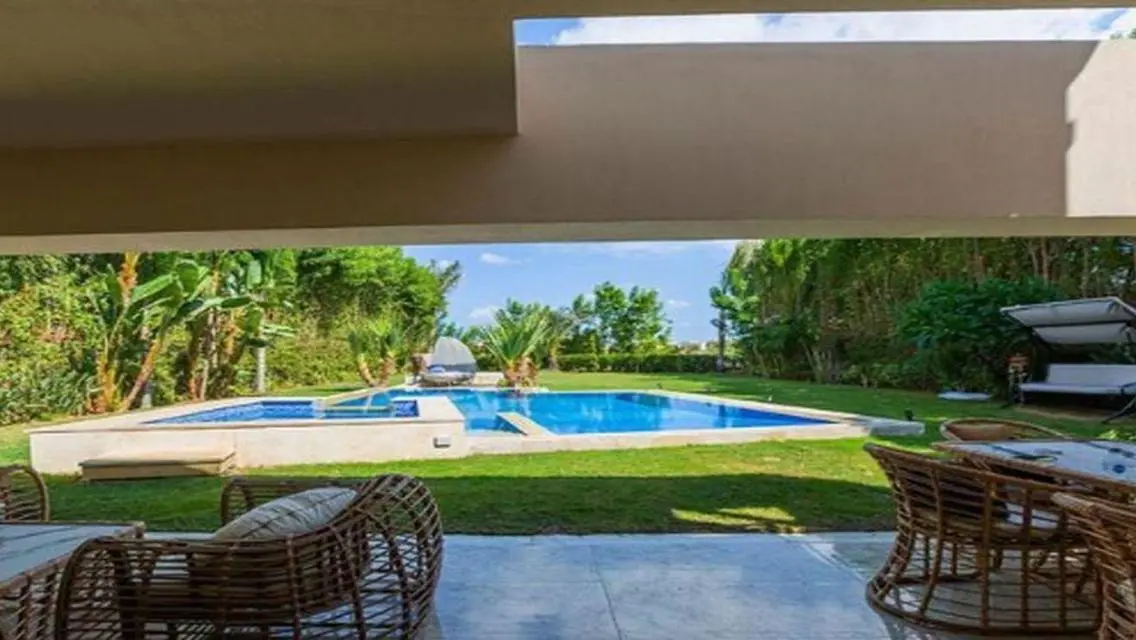 Luxury Villa for Sale with Private Pool and Garden