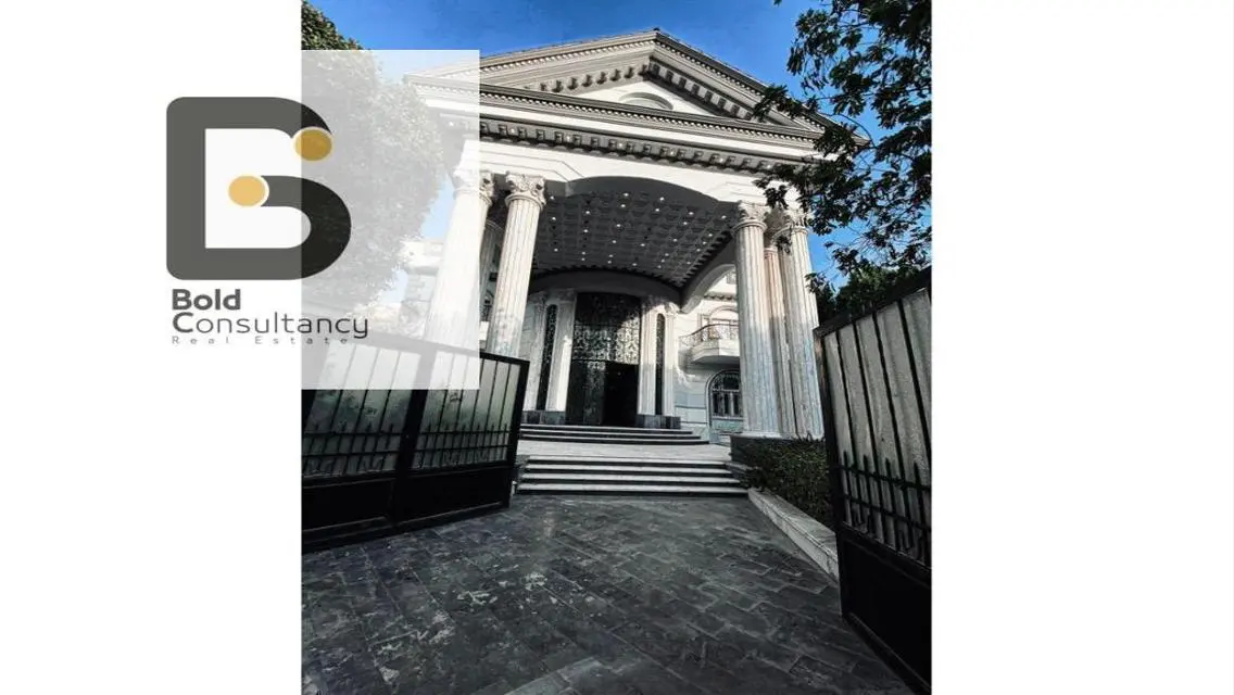 Luxury Villa with Private Pool and Garden in the Heart of the City