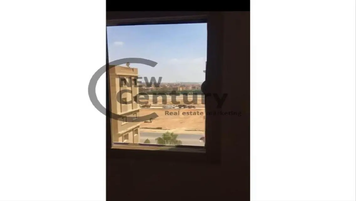 شقة فاخرة للبيع بمساحة كبيرة وبسعر مناسب