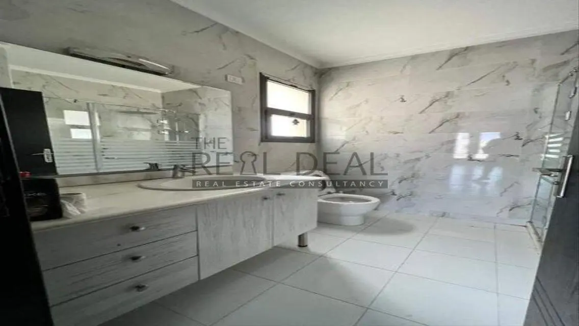 Luxury Villa in Stone Park - 10 Rooms, 230 sqm