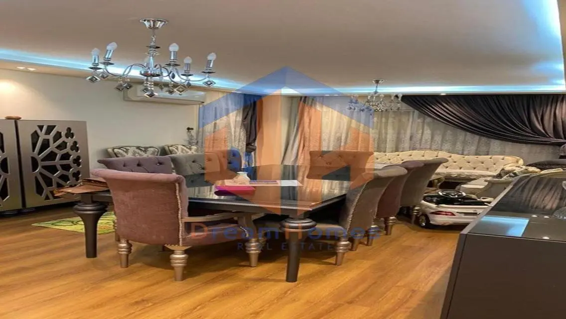 Stunning Apartment in B6 with Balcony