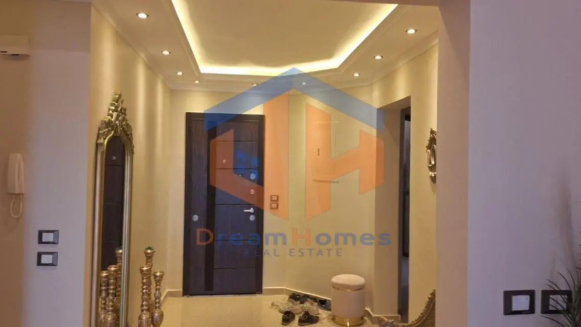 Luxury Apartment for Sale - 266 Square Meters in a Prime Location