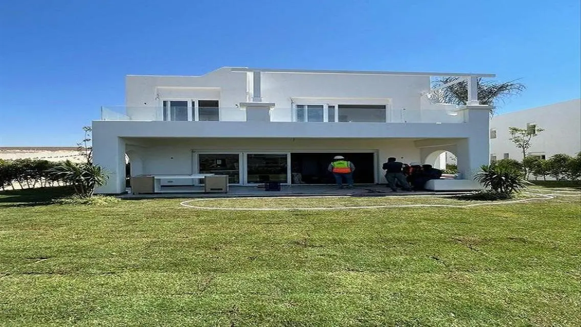 Luxury Apartment in Jefaira - 8 Rooms with Stunning View