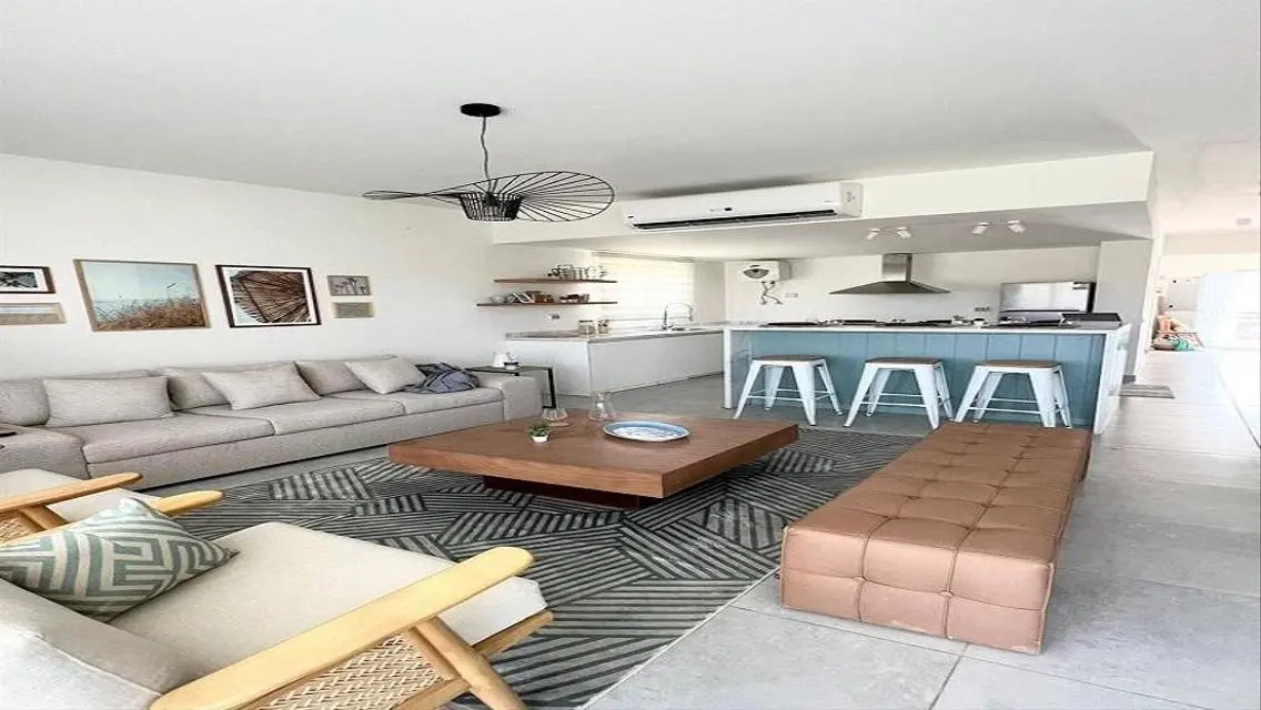 Luxury Apartment in Jefaira - 8 Rooms with Stunning View