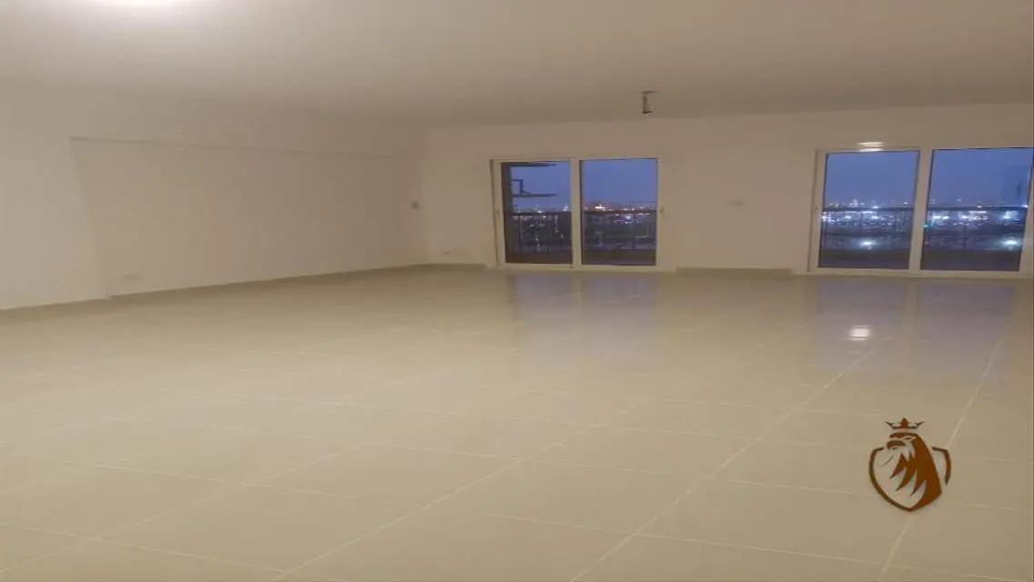 Stunning Villa for Sale in Rehab City