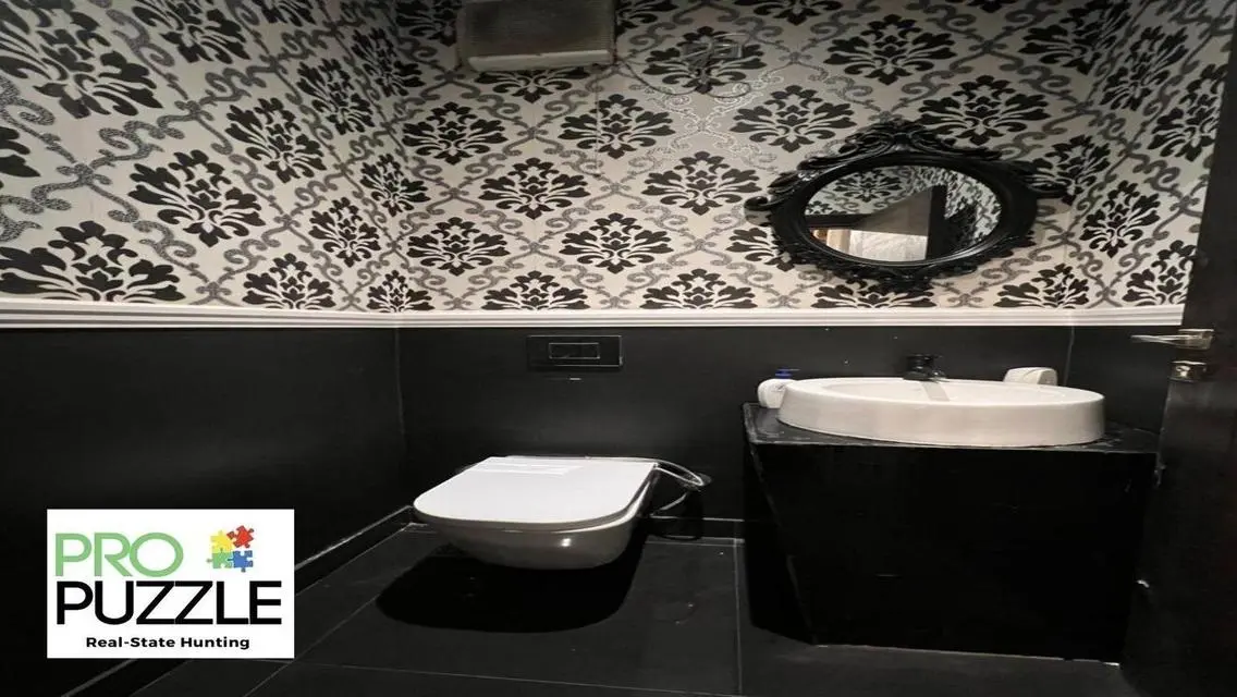 Luxury Roof Apartment for Rent in Family City