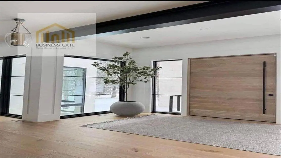 Luxury Apartment in October City