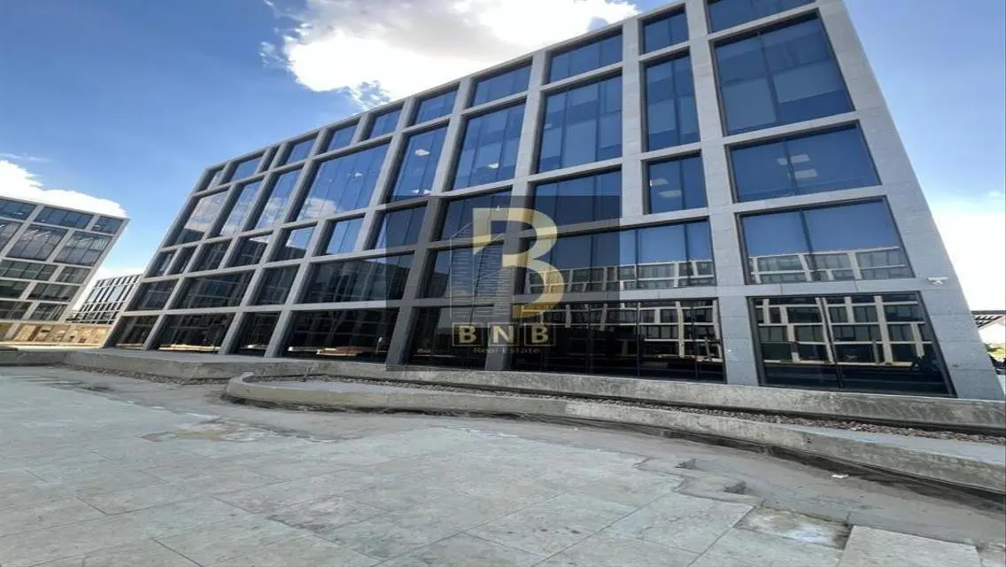 Luxurious Apartment for Rent with 1500 sqm Space