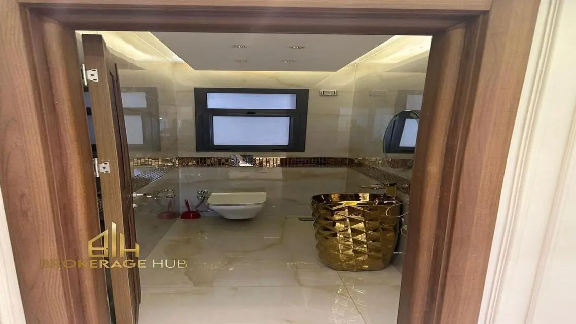 Luxury 3-Bedroom Apartment with Stunning Views