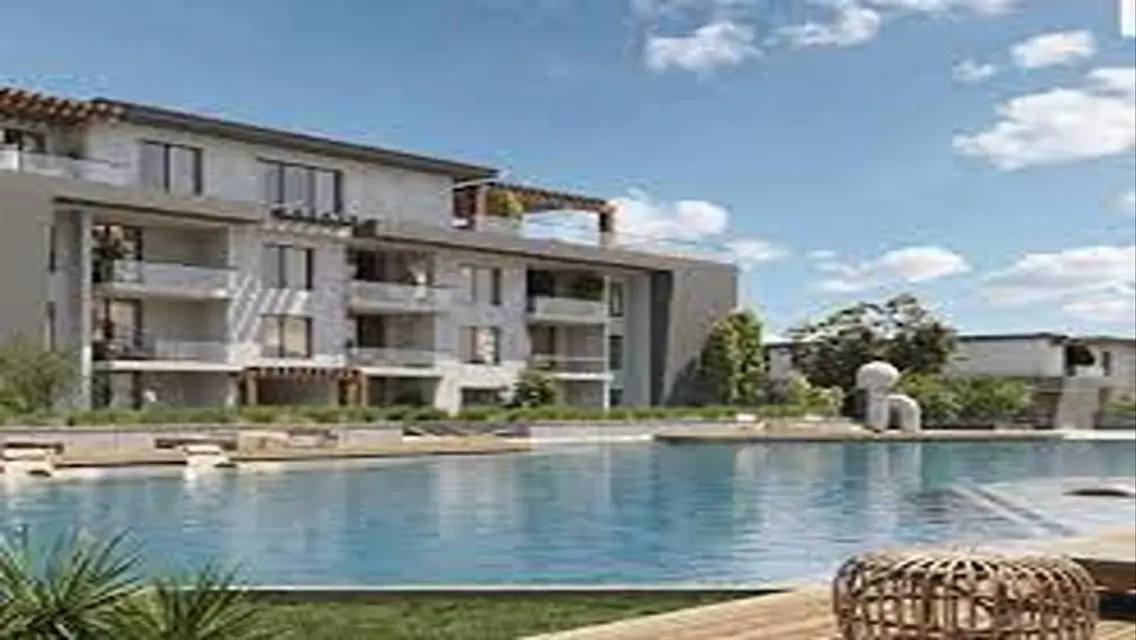 Luxury Apartment in Prime Location by the Lakes
