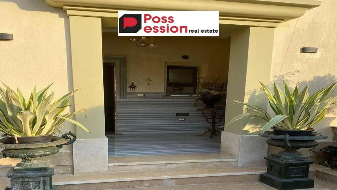 Luxury Villa for Sale with Garden and Pool in Prime Location