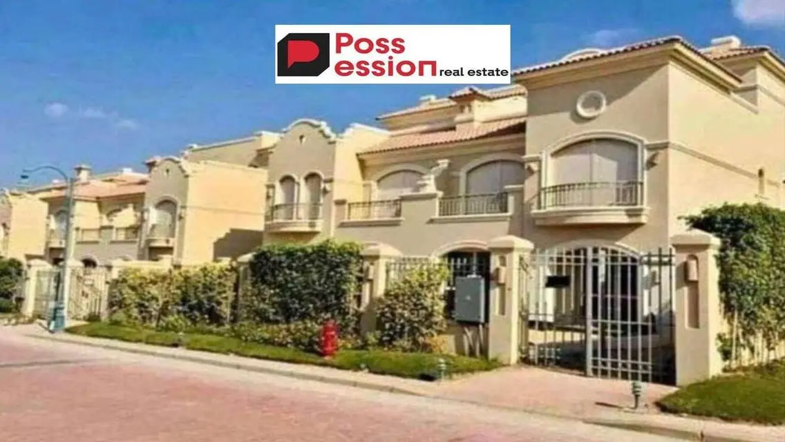 Luxury Villa for Sale with Garden and Pool in Prime Location