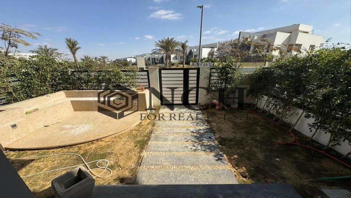 Stunning Apartment for Sale with Spacious Living and Luxurious Amenities in Shehab