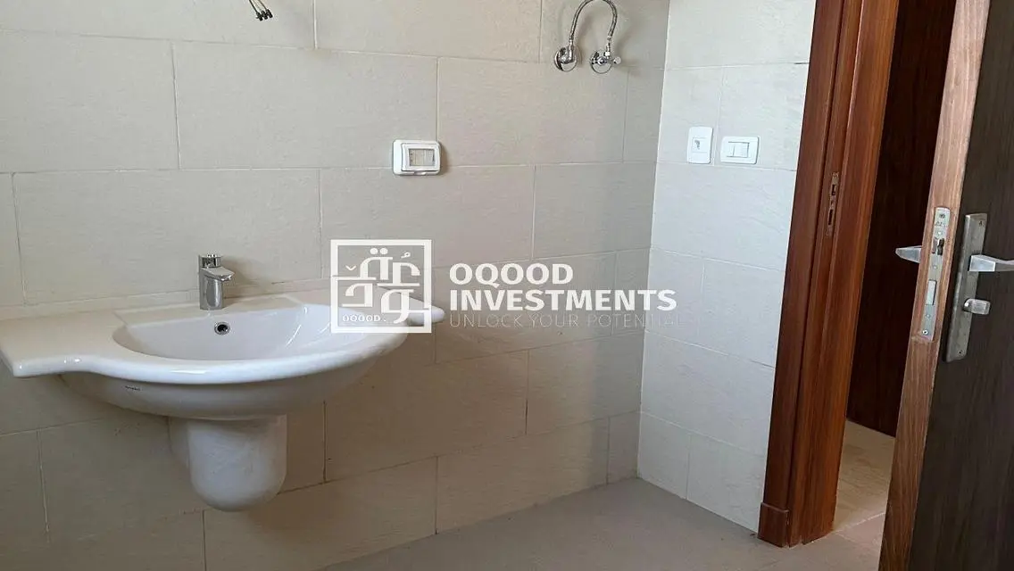 Luxury Apartment for Sale in GAIA with Stunning Lake View
