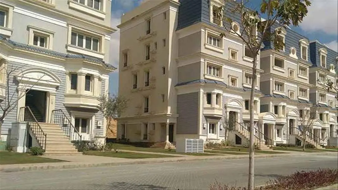 Luxury Villa for Sale with Lake View in Cairo