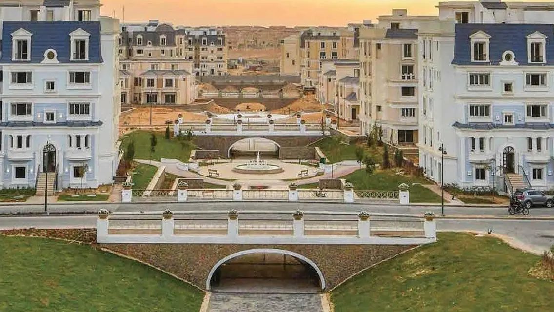 Luxury Villa for Sale with Lake View in Cairo