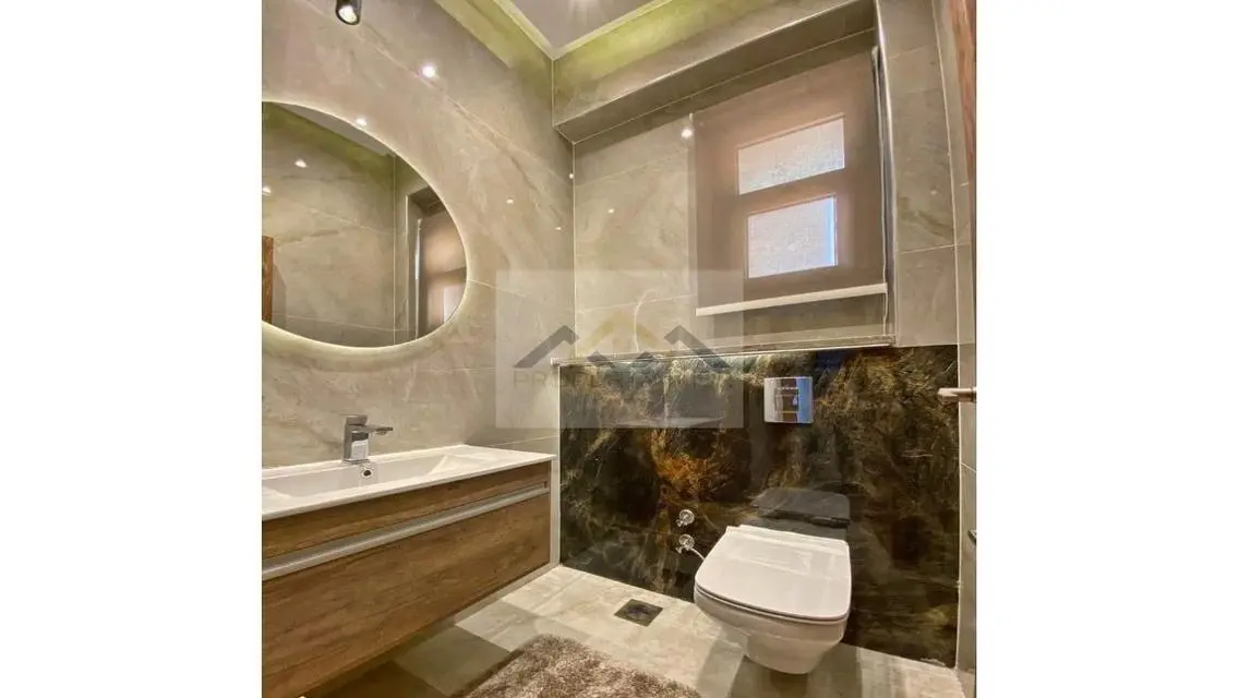 Luxury Apartment for Sale by the Lakes