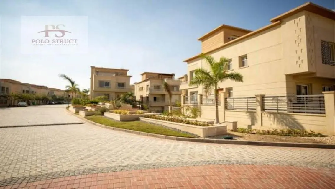 Luxurious Villa for Sale | 4 Bedrooms with Scenic Lake View