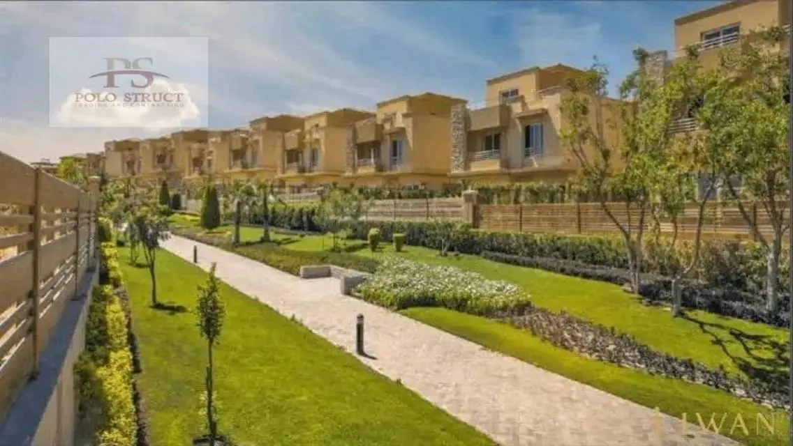 Luxurious Villa for Sale | 4 Bedrooms with Scenic Lake View