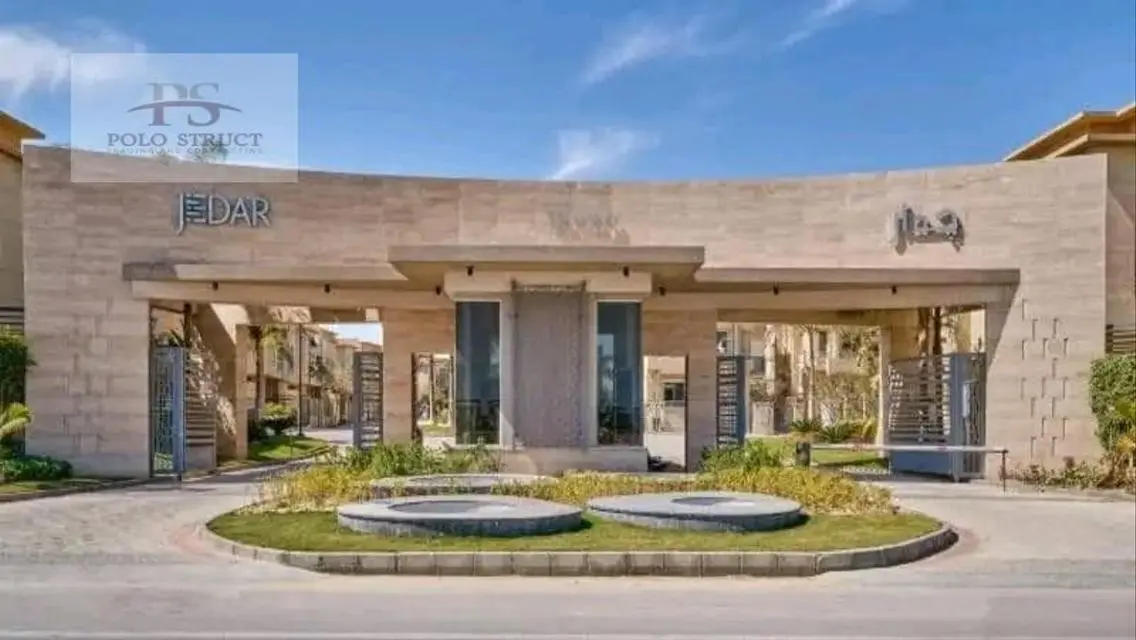 Luxurious Villa for Sale | 4 Bedrooms with Scenic Lake View