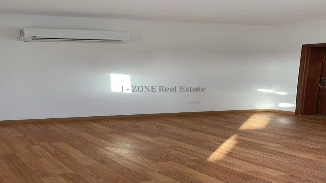 Luxury Apartment for Sale in I-Zone