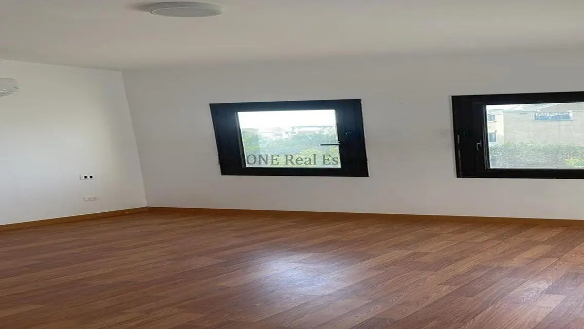 Luxury Apartment for Sale in I-Zone