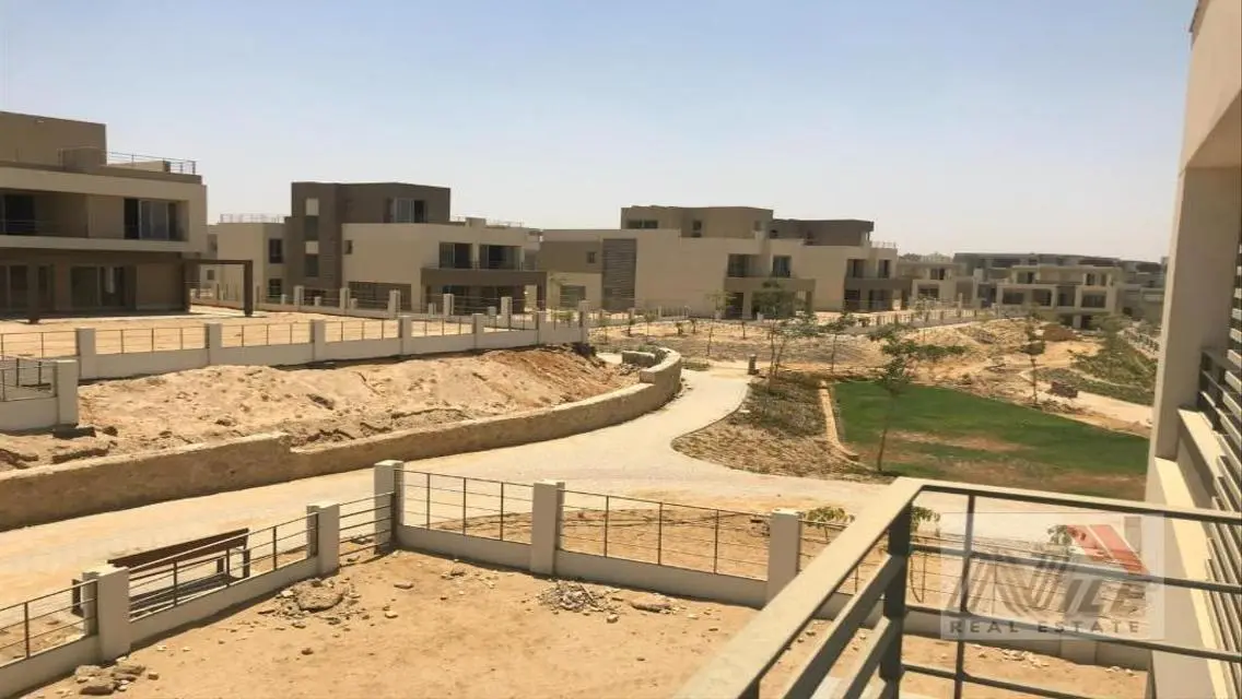 فيلا فاخرة بمساحة ضخمة للبيع في القاهرة