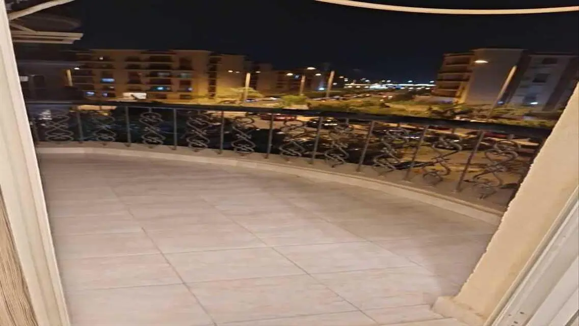 شقة فاخرة للبيع بسعر 5,900,000 جنيه