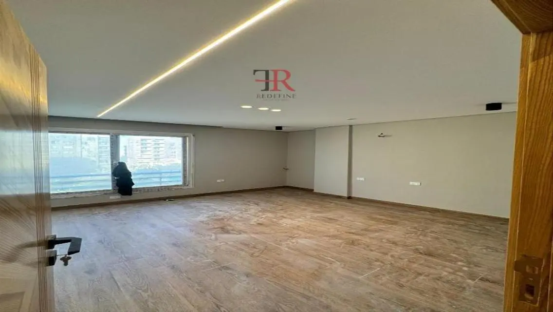 Luxury Apartment for Rent in Beautiful Lakes Area