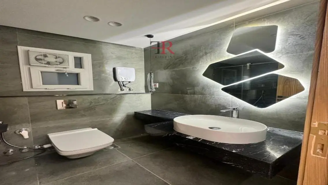 Luxury Apartment for Rent in Beautiful Lakes Area