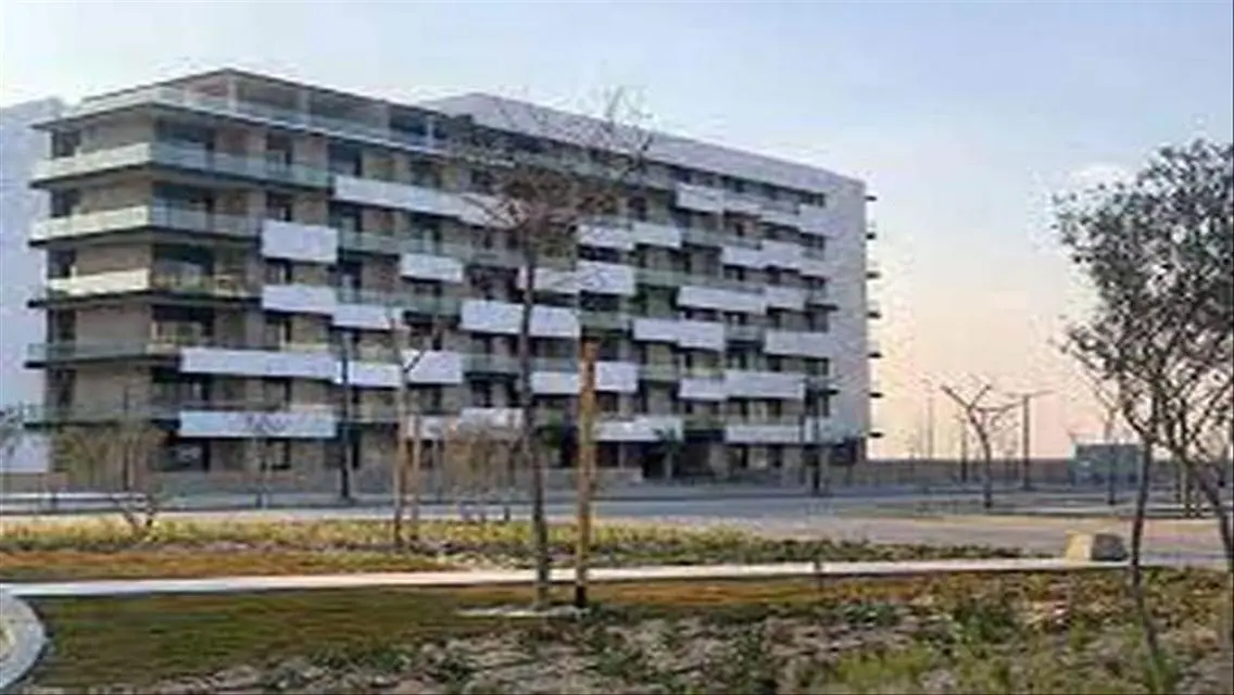 Luxury Apartment for Sale with Study Room