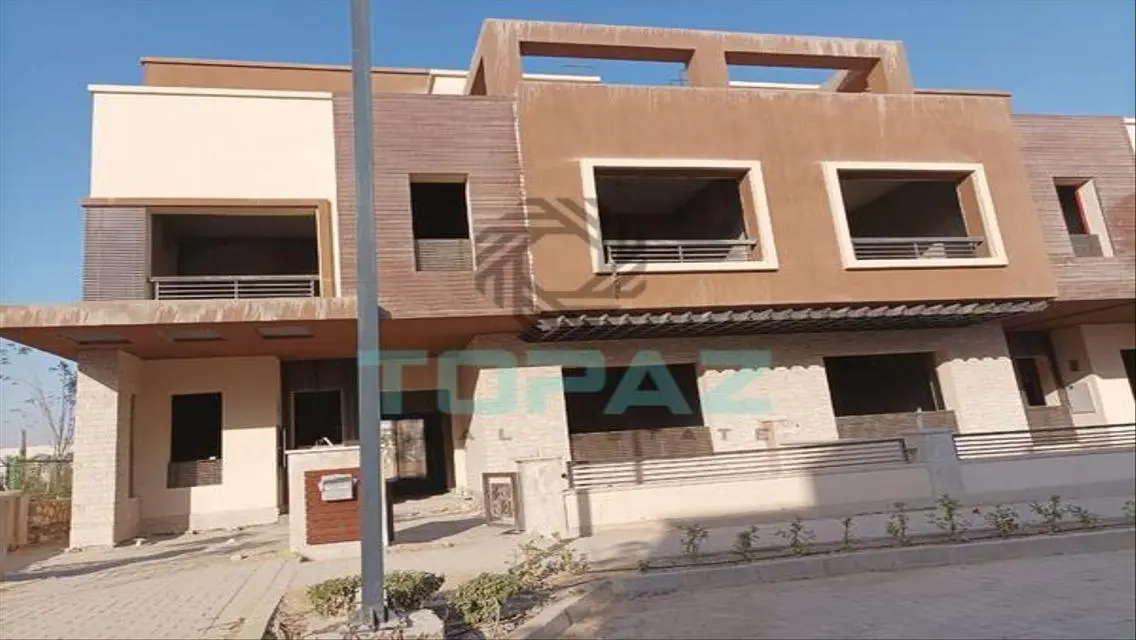 Luxury Villa with Maid's Room and Private Garden